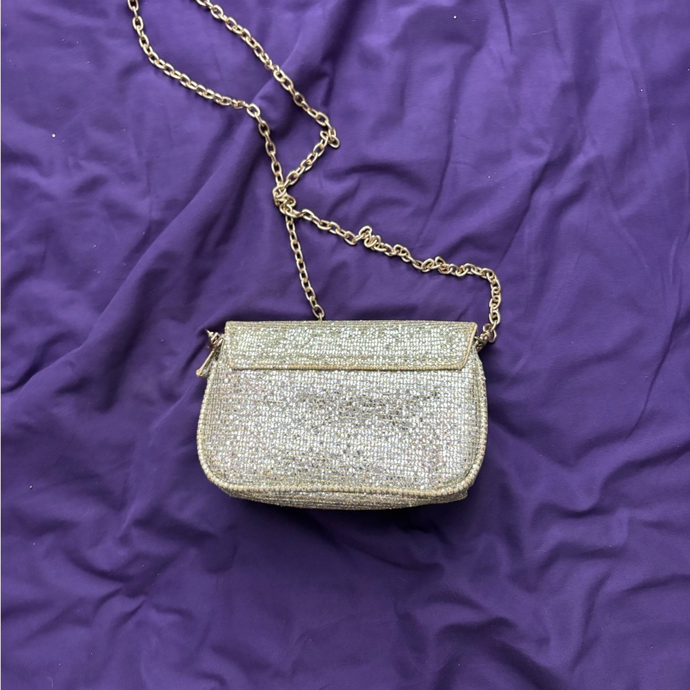 Elegant Gold Chain Shoulder Bag - Picture 2 of 3